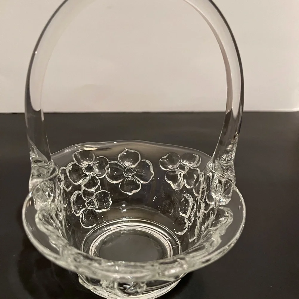 Vintage Tiara Indiana Glass Dogwood Basket with Handle